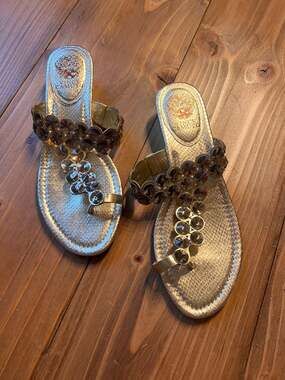 Vince Camuto Itta Metallic Gold Jeweled Toe Ring Thong Sandals Size 9